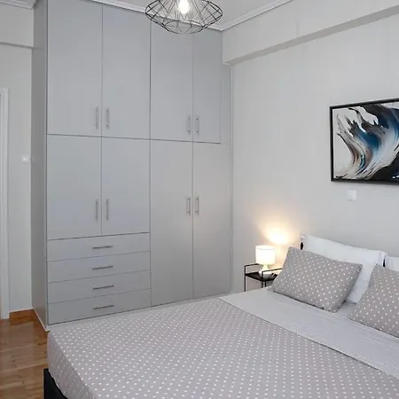 Apartment Elegant Two Bedroom *